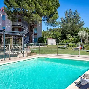 3* Hotel Ibis De Provence